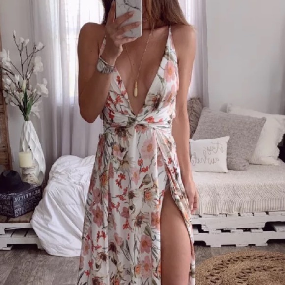 boutique Dresses & Skirts - Gorgeous spring floral dress